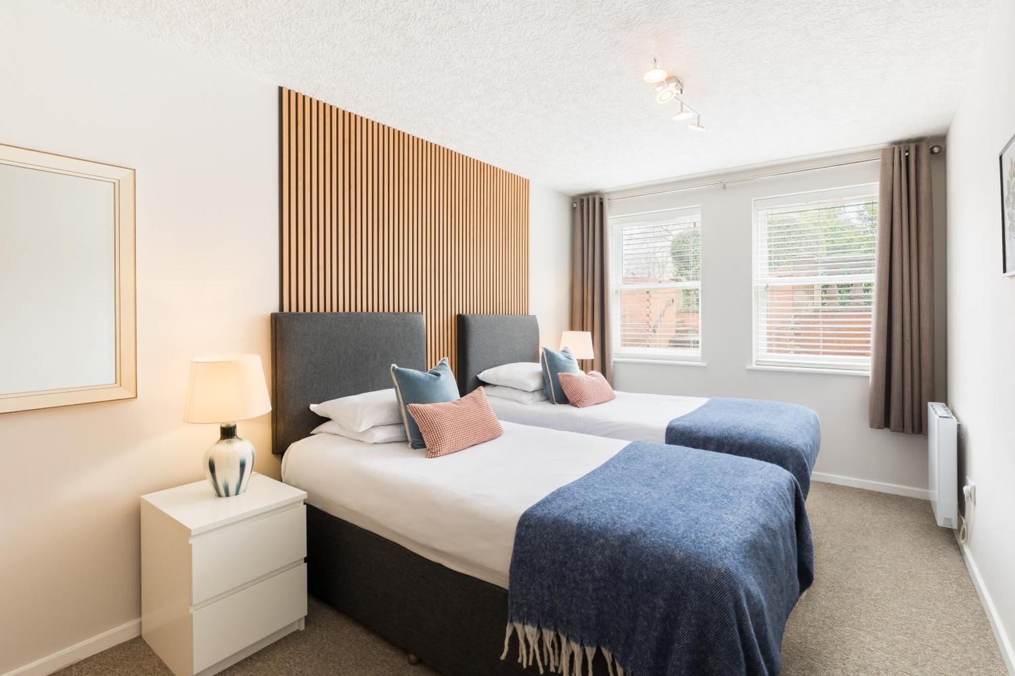 Modern 2-Bedroom Apartments With Free Parking In Leamington Spa Extérieur photo