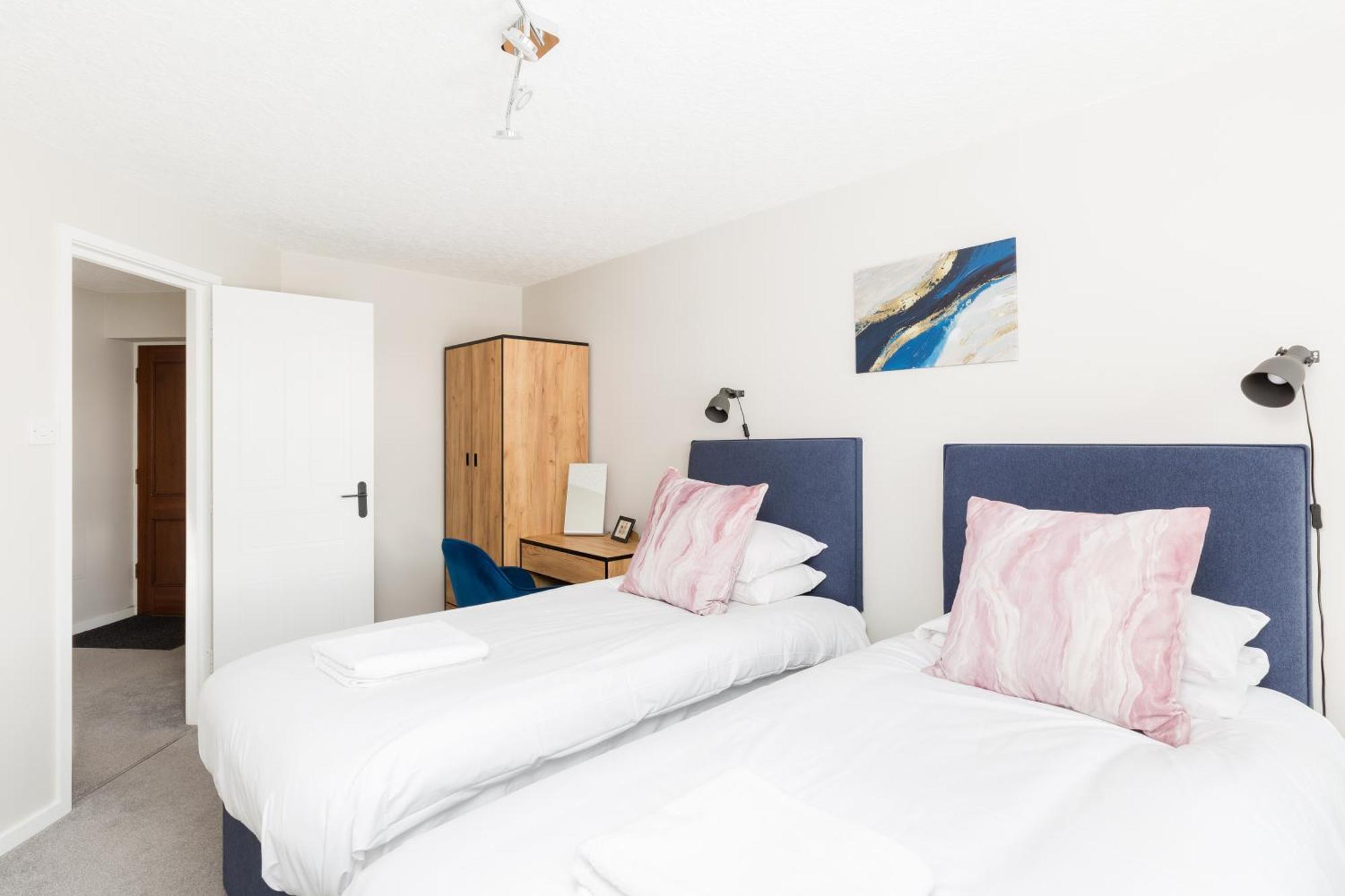 Modern 2-Bedroom Apartments With Free Parking In Leamington Spa Extérieur photo