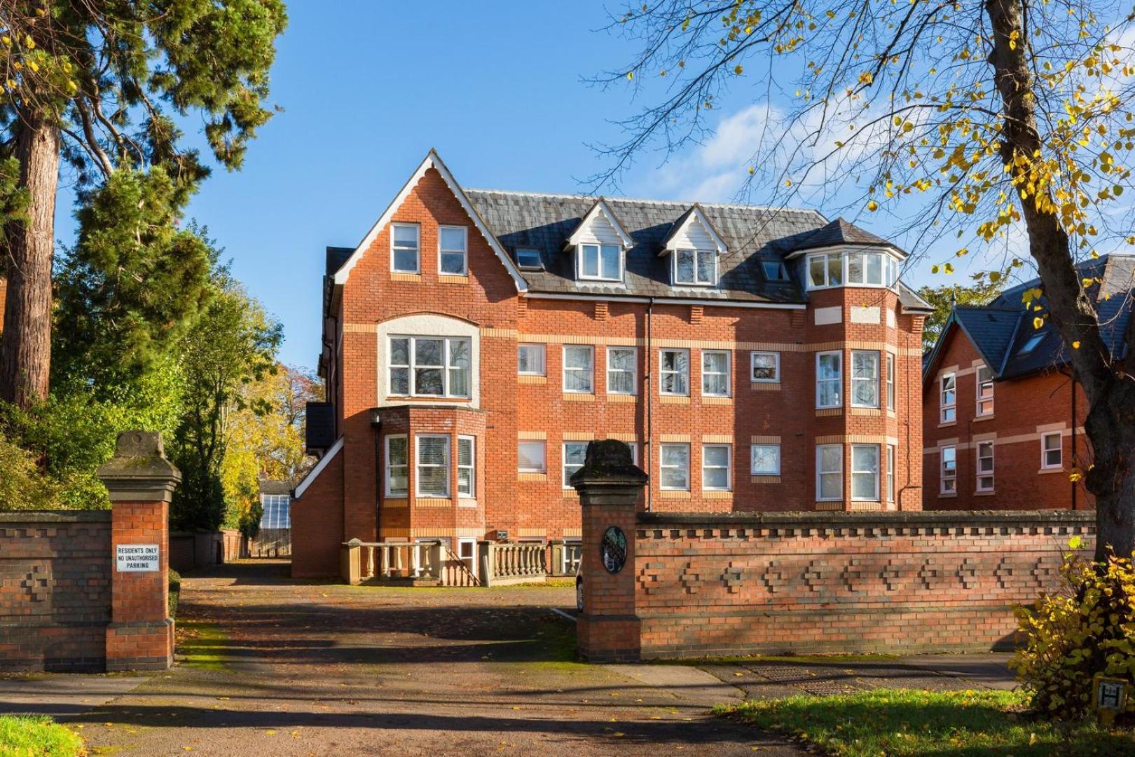 Modern 2-Bedroom Apartments With Free Parking In Leamington Spa Extérieur photo