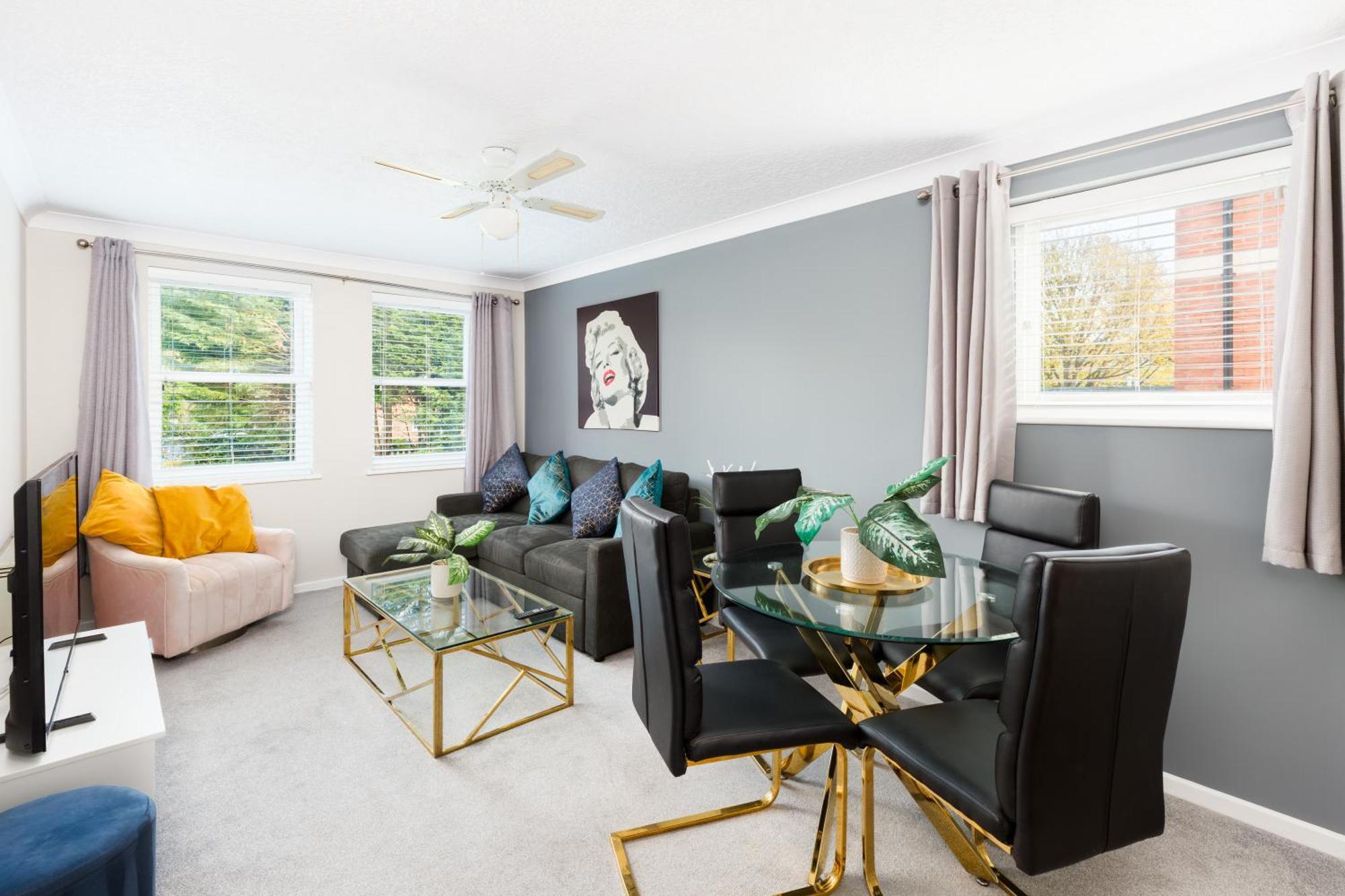 Modern 2-Bedroom Apartments With Free Parking In Leamington Spa Extérieur photo
