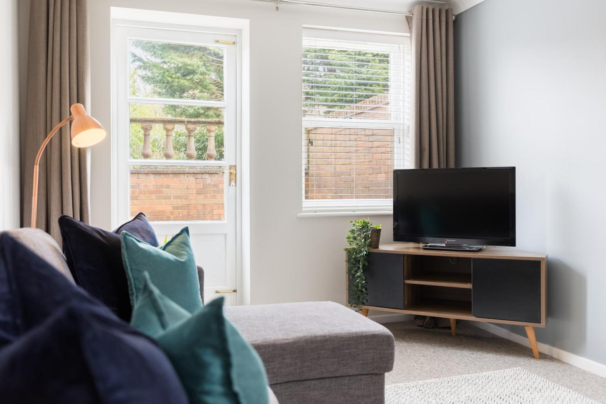 Modern 2-Bedroom Apartments With Free Parking In Leamington Spa Extérieur photo