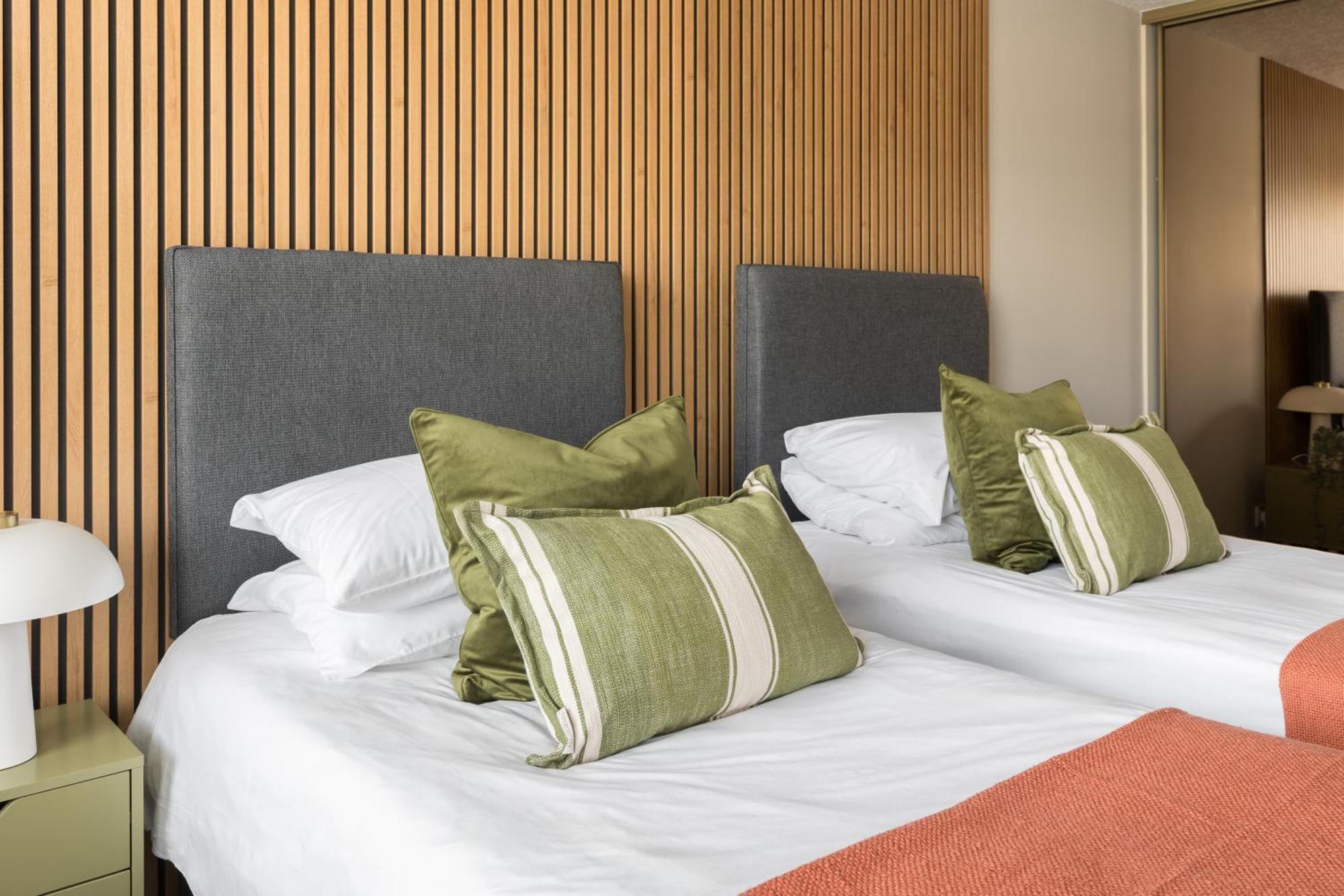 Modern 2-Bedroom Apartments With Free Parking In Leamington Spa Extérieur photo