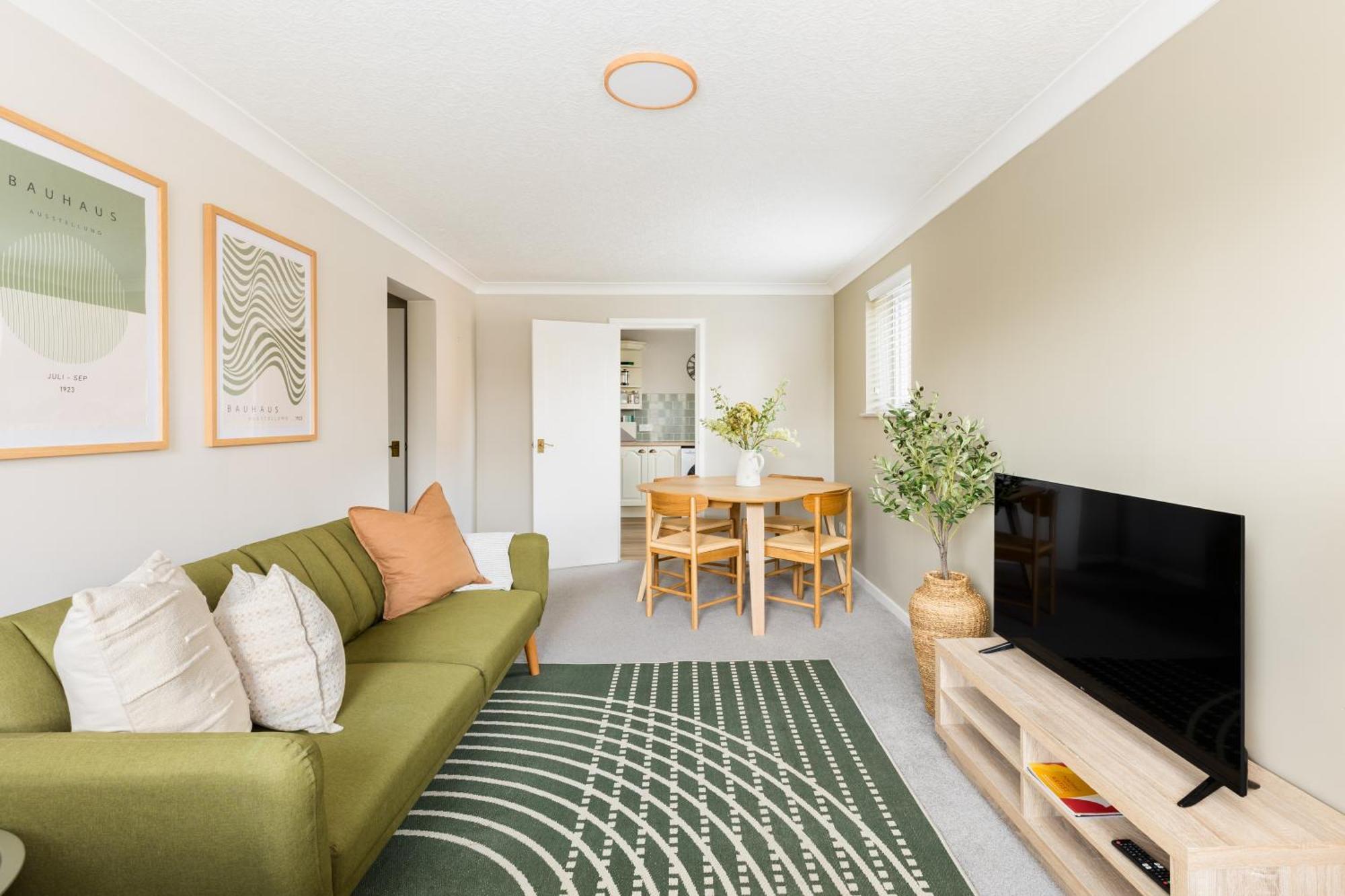 Modern 2-Bedroom Apartments With Free Parking In Leamington Spa Extérieur photo