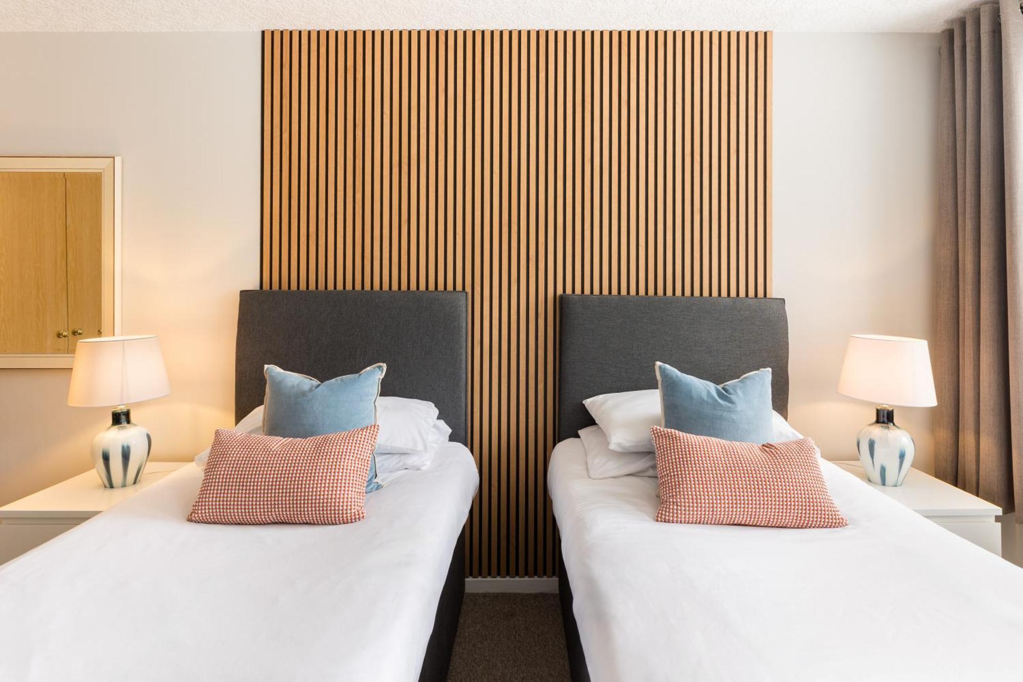Modern 2-Bedroom Apartments With Free Parking In Leamington Spa Extérieur photo