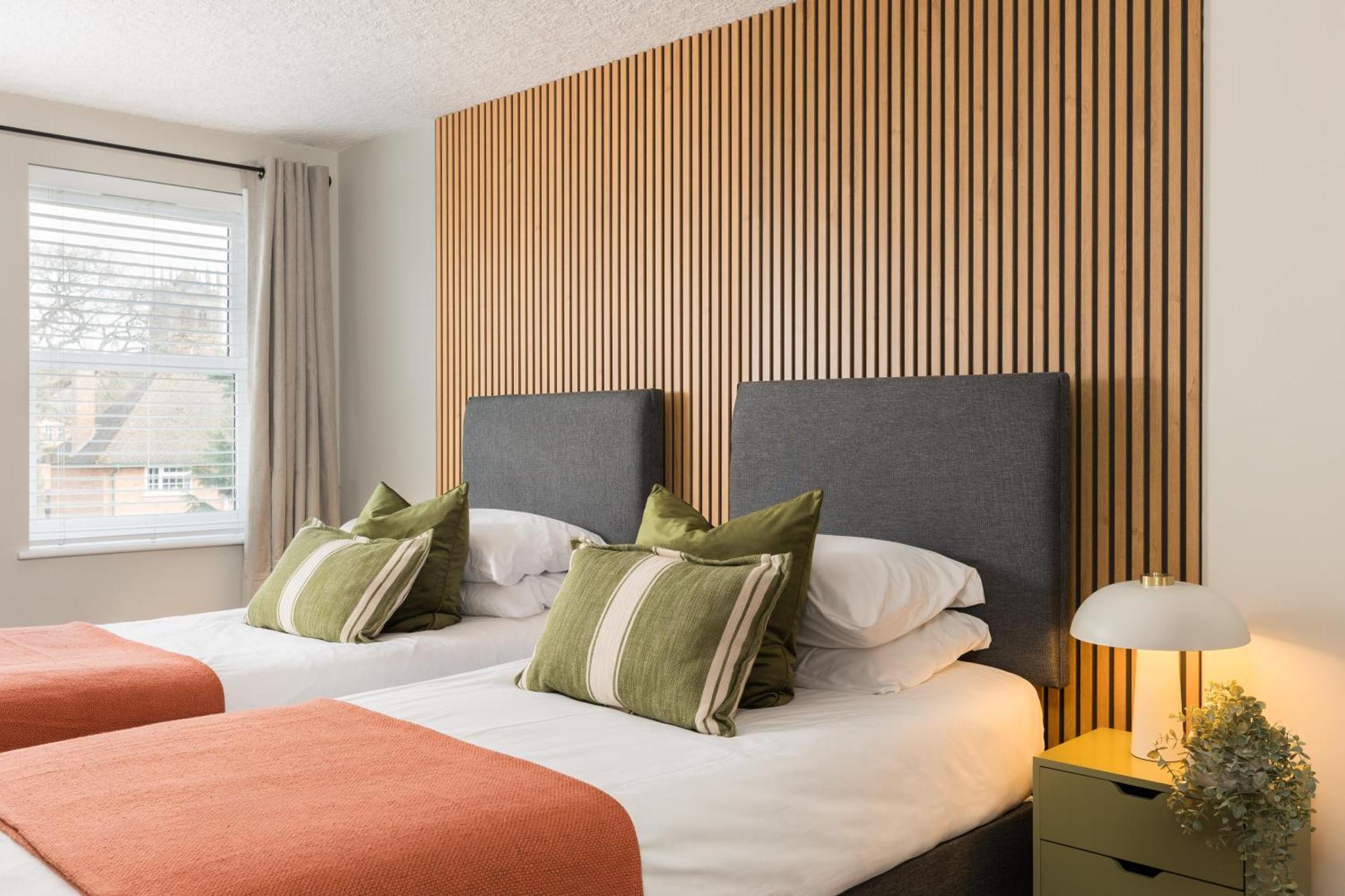Modern 2-Bedroom Apartments With Free Parking In Leamington Spa Extérieur photo