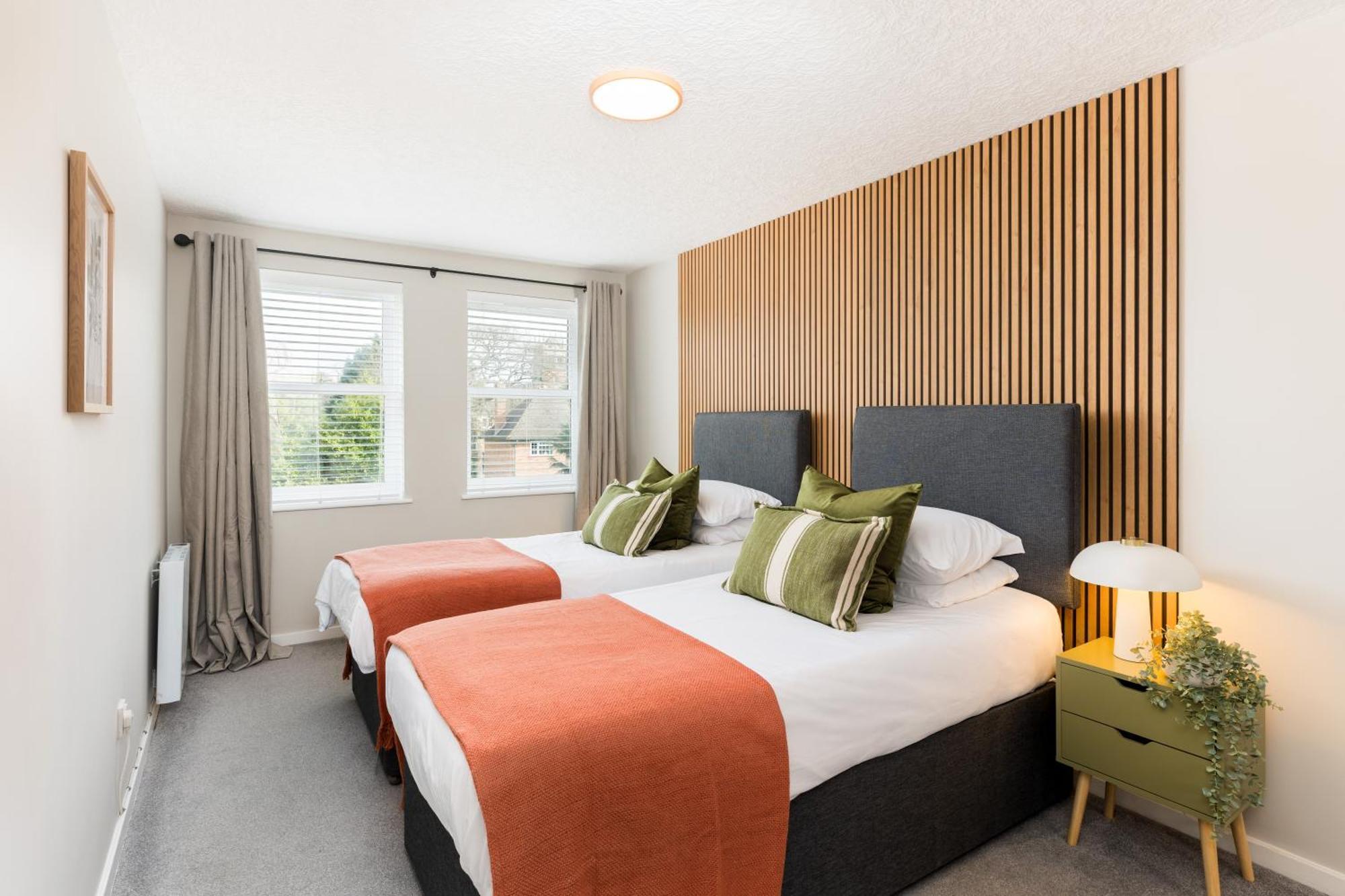 Modern 2-Bedroom Apartments With Free Parking In Leamington Spa Extérieur photo