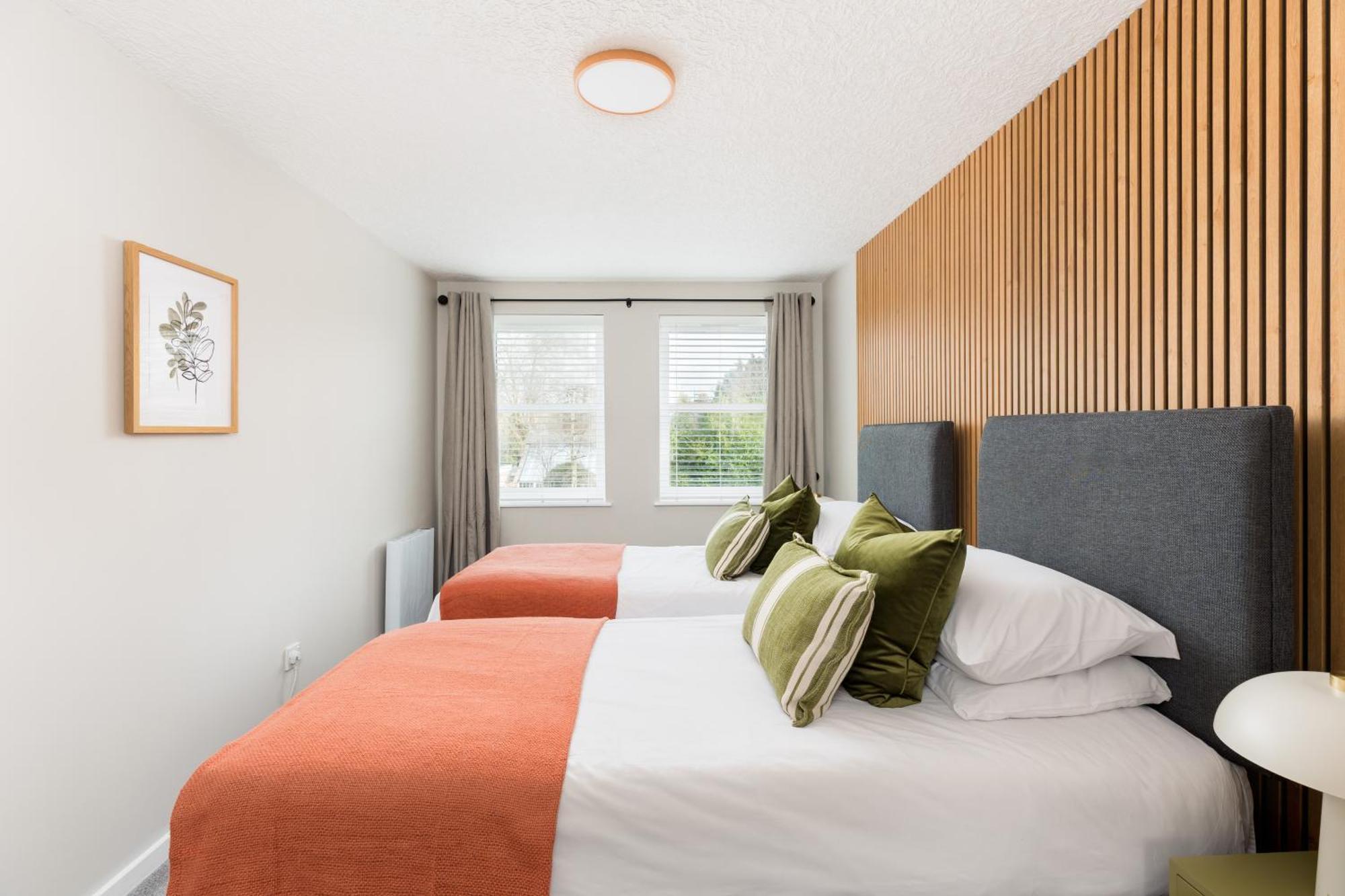 Modern 2-Bedroom Apartments With Free Parking In Leamington Spa Extérieur photo