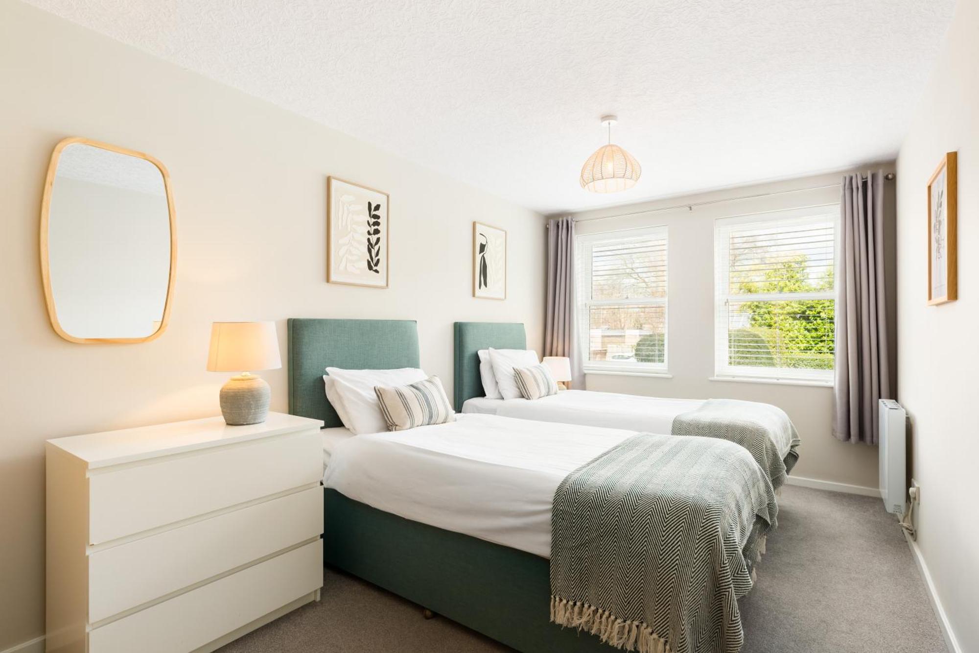 Modern 2-Bedroom Apartments With Free Parking In Leamington Spa Extérieur photo